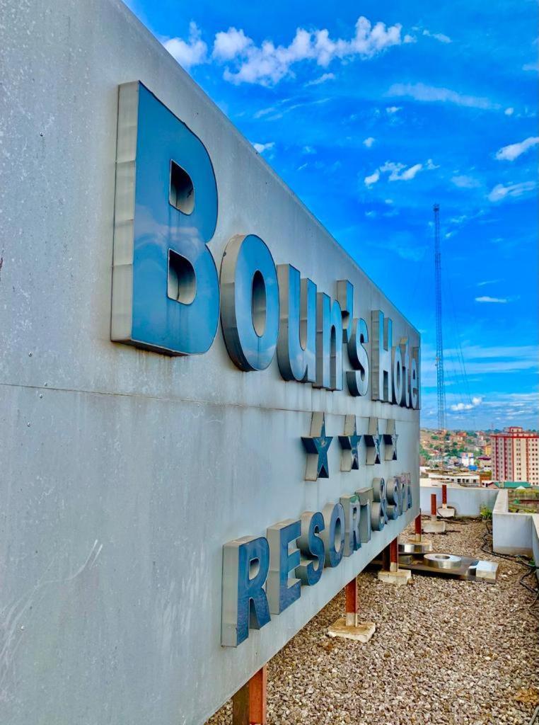 Boun'S Hotel Yaoundé Kültér fotó